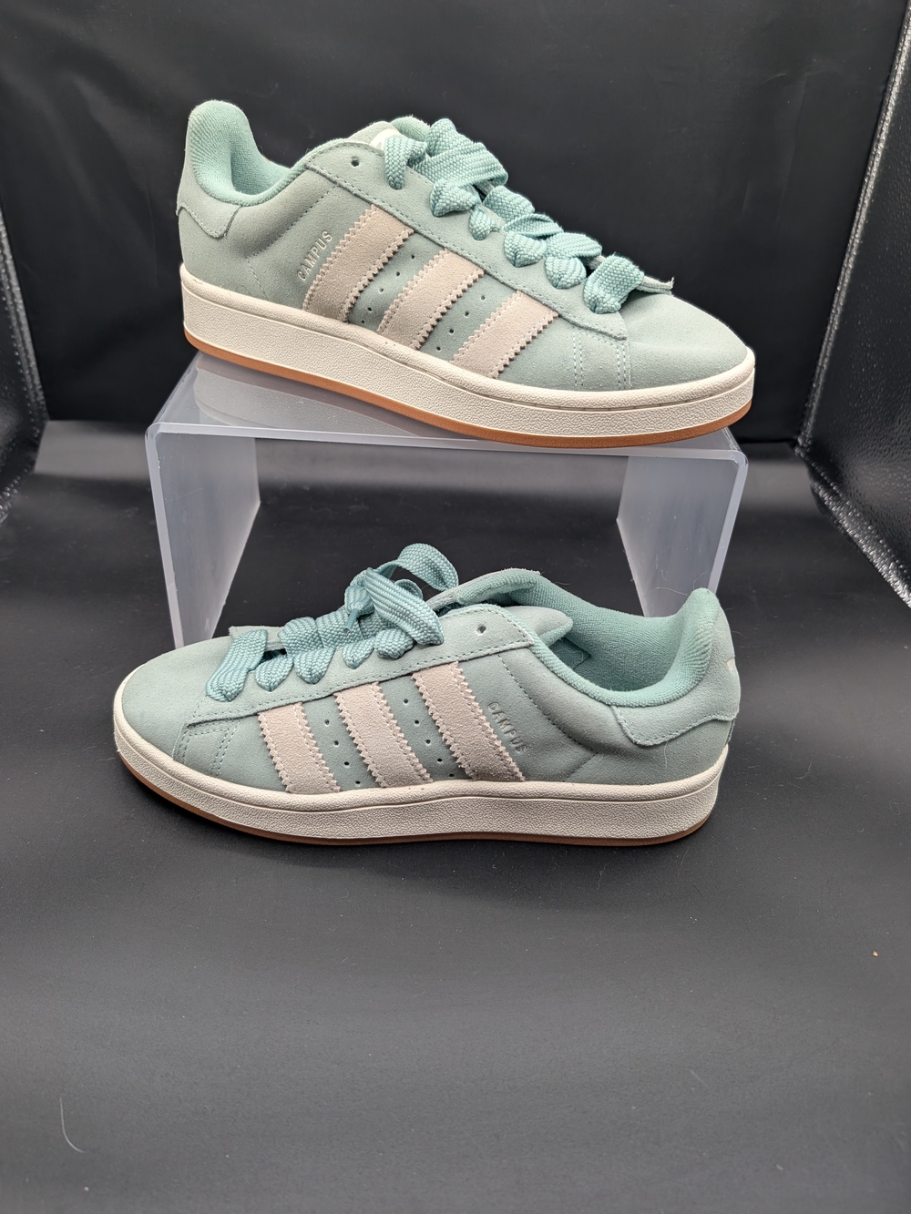 adidas Women's Campus Sneakers in Mint and Off-White NWOT